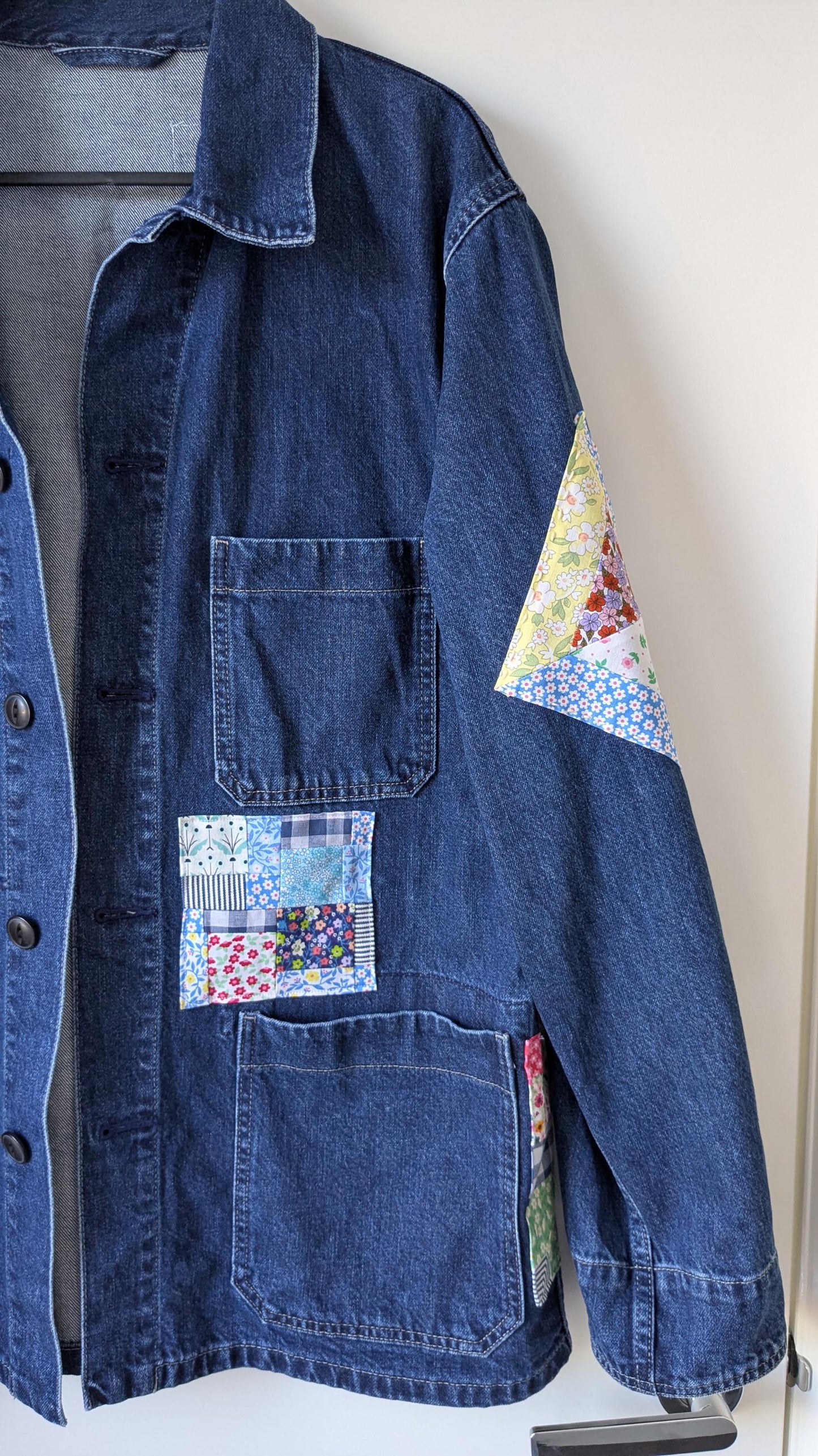 Upcycled Denim Jacket with Floral Patchwork – Handmade One of a Kind | Size M/L
