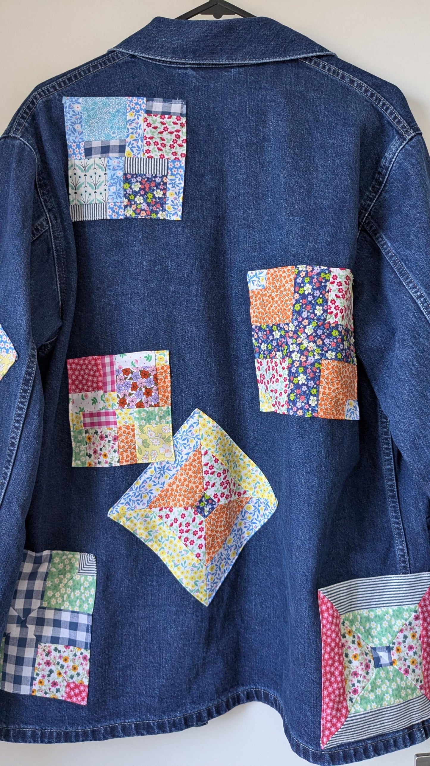 Upcycled Denim Jacket with Floral Patchwork – Handmade One of a Kind | Size M/L