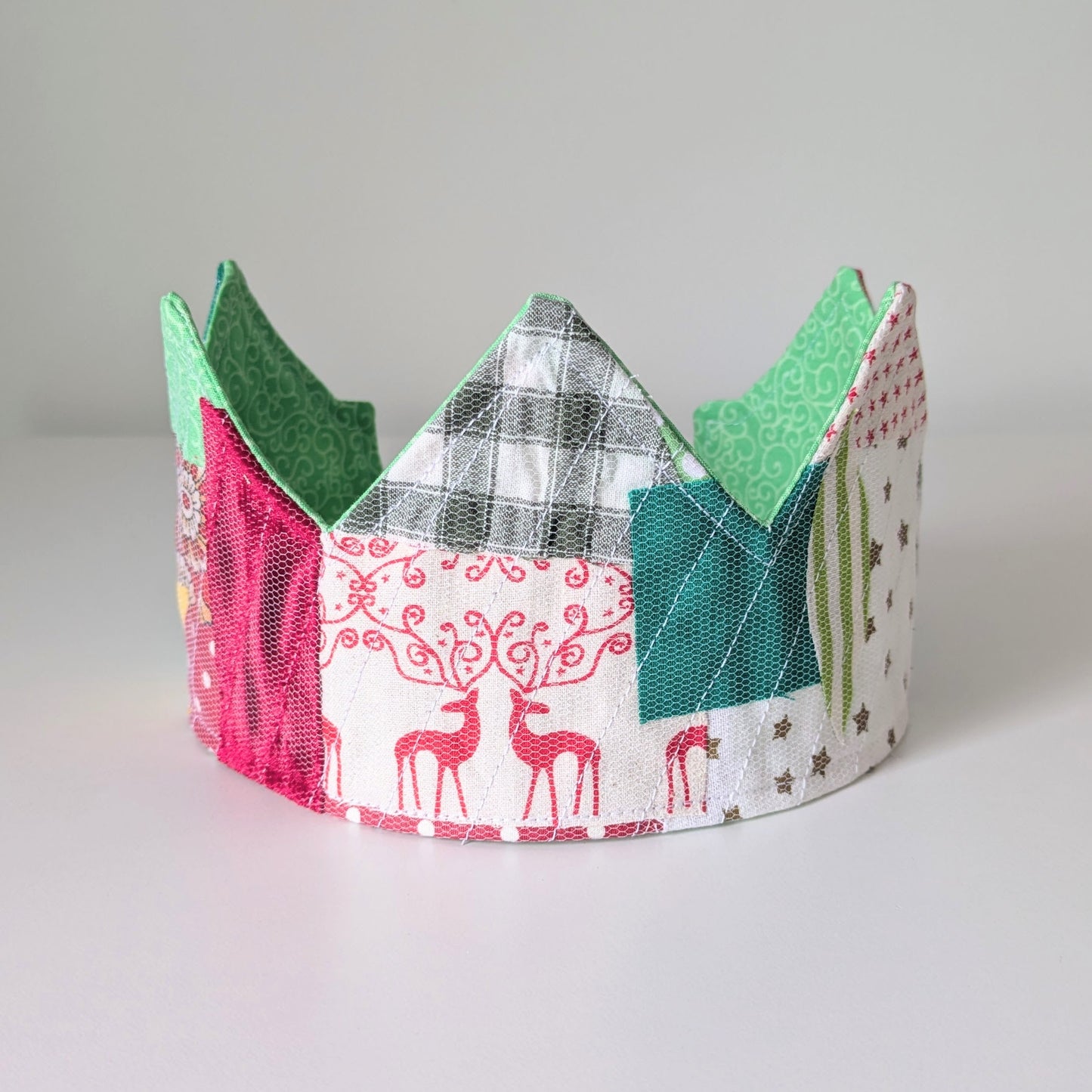 🎄 Christmas Fabric Crown – Free Sewing Template (3 Ways to Sew!)