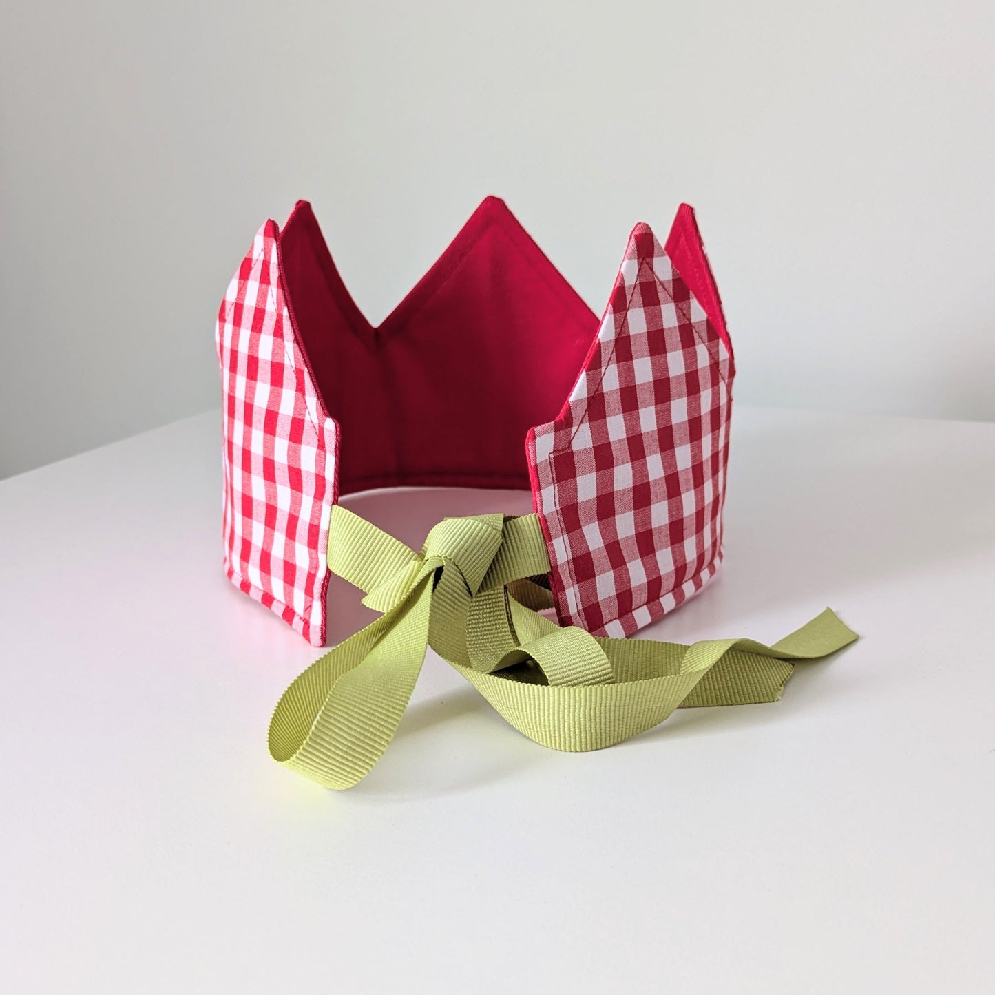 🎄 Christmas Fabric Crown – Free Sewing Template (3 Ways to Sew!)